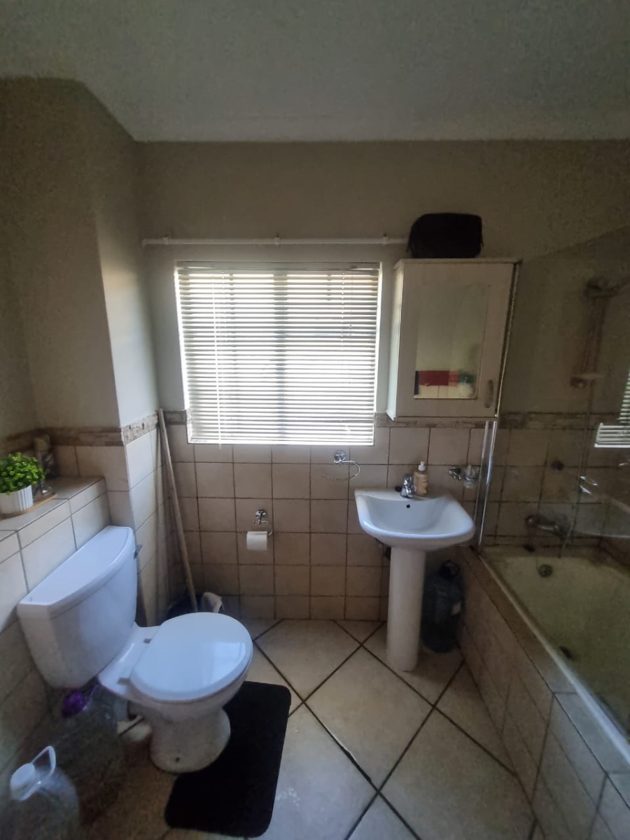 2 Bedroom Property for Sale in Hillside Free State